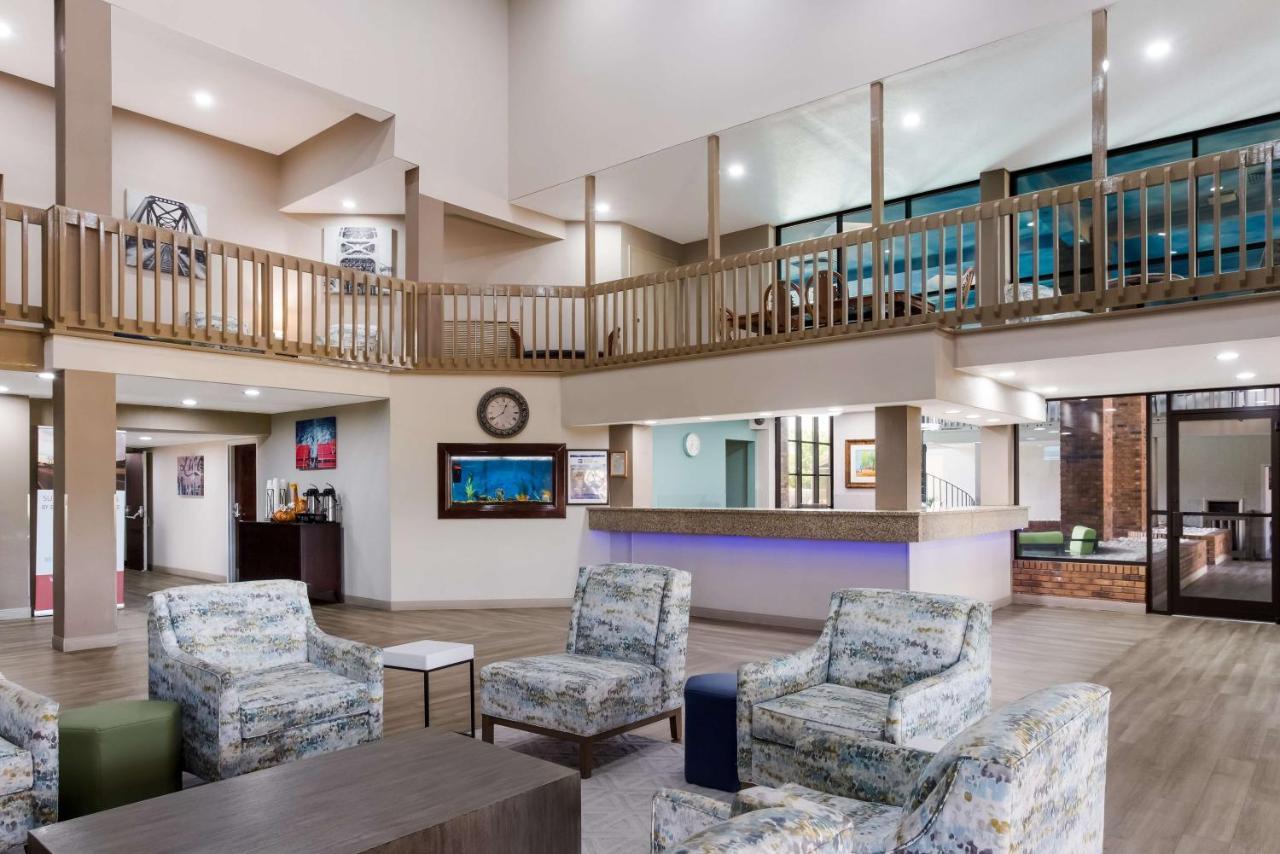 Surestay Plus Hotel By Best Western Гринвуд Экстерьер фото