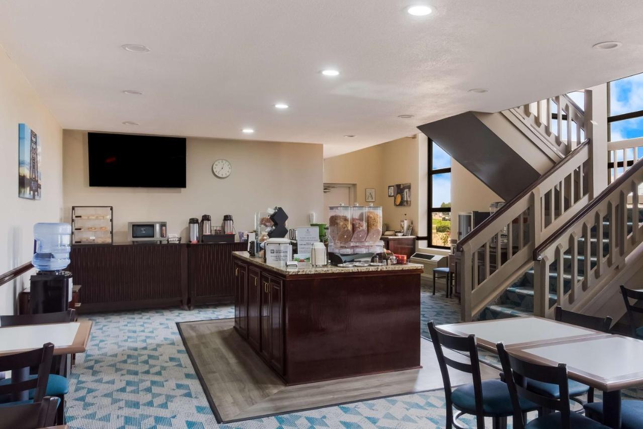 Surestay Plus Hotel By Best Western Гринвуд Экстерьер фото