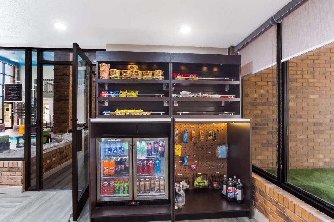 Surestay Plus Hotel By Best Western Гринвуд Экстерьер фото